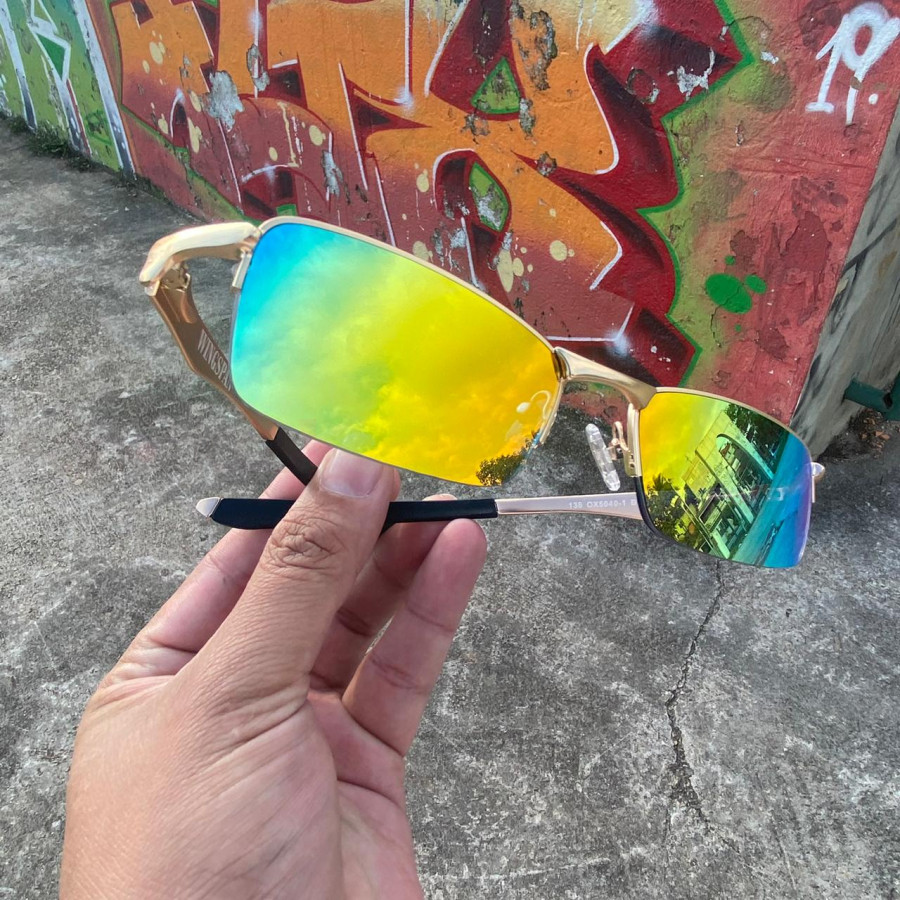Óculos Lupinha Lupa Vilão Fio Nylon Mc'S Dourado e Arco-íris